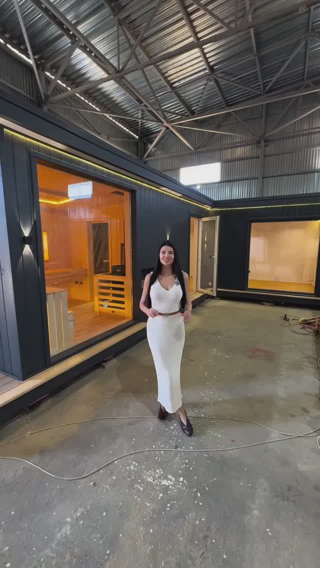 Угловой дом 13 × 3 м